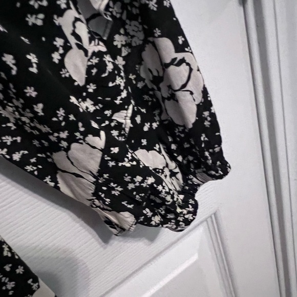 Women's Printed Balloon Long Sleeve Blouse - Who What Wear Medium - Picture 7 of 7